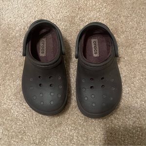 Toddler Lined Crocs - Size 10/11